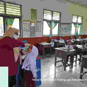 Imunisasi Merata di SDN 4 Tanjung Lago